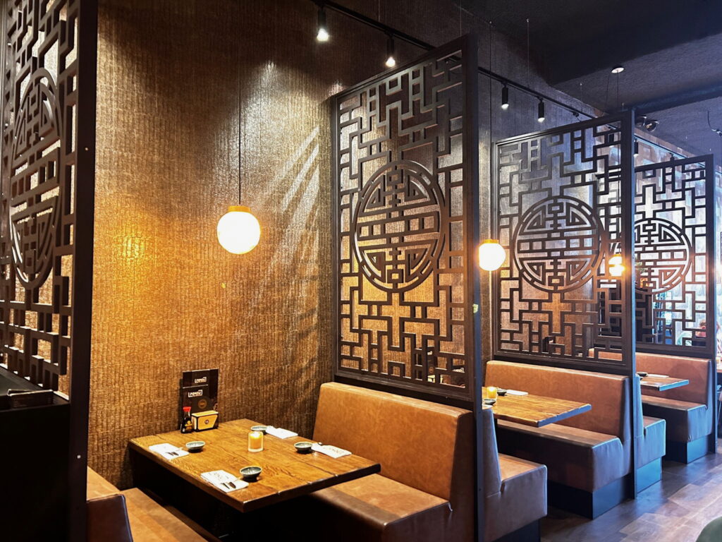 Aziatisch Restaurant Room Dividers In Utrecht Gemaakt Door De Firma CNC Frezen In Hout In Utrecht